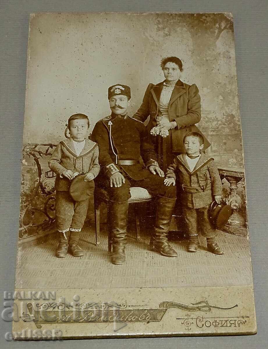 Fotografie veche BG militar cu familia sa, excelentă
