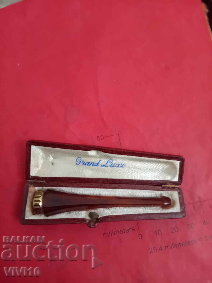 Vintage κεχριμπαρένιο τσιγάρο με τιμή € 50.00 | 97.79 BGN