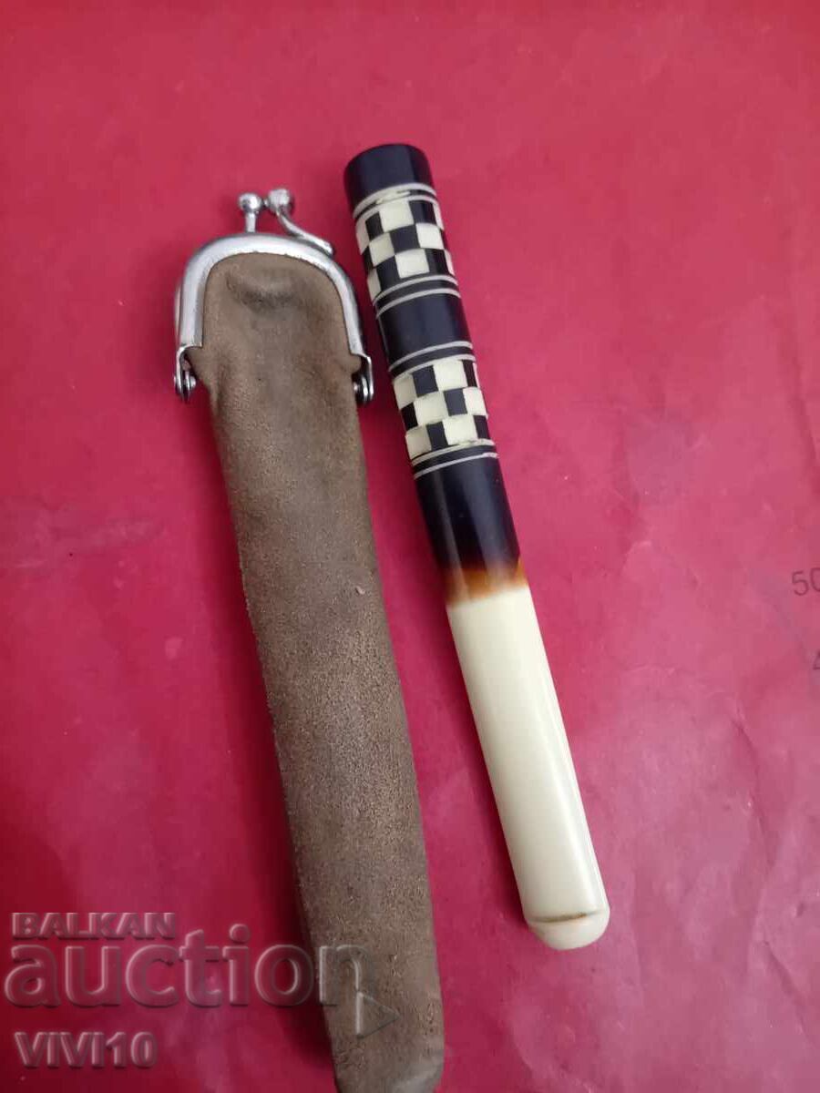 Old cigarettes, bone with price € 35.00 | 68.45 BGN