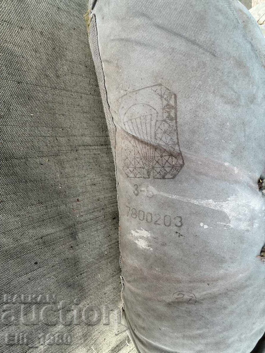 Εφεδρικό ρωσικό αλεξίπτωτο με τιμή € 50.00 | 97.79 BGN