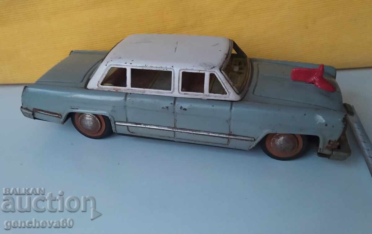 Mașină metalică veche Cadillac MF 996 cu preț € 25.00 | 48.90 BGN