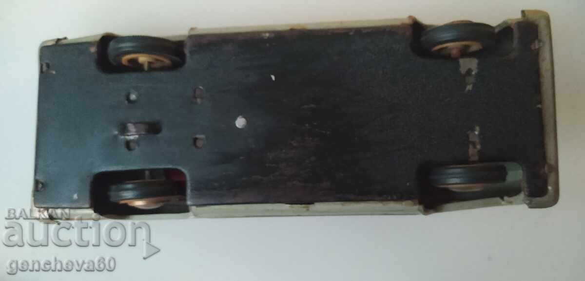 Licitație Mașină metalică veche Cadillac MF 996