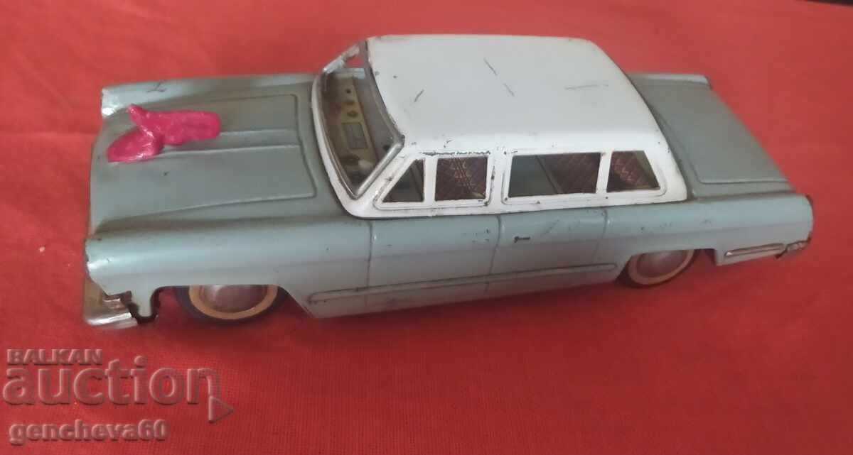 Παλιό μεγάλο μεταλλικό αυτοκίνητο Cadillac MF 996 - 7