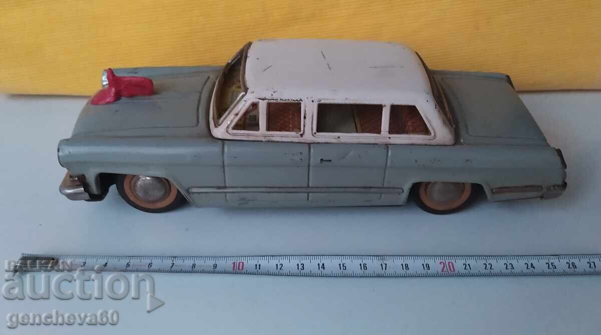 Mașină metalică veche Cadillac MF 996