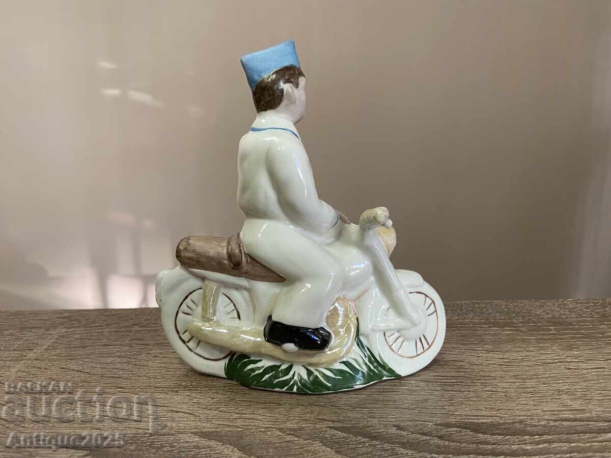 Δημοπρασία Αντίκα πορσελάνινο ειδώλιο "Μοτοσικλετιστής", ΕΣΣΔ