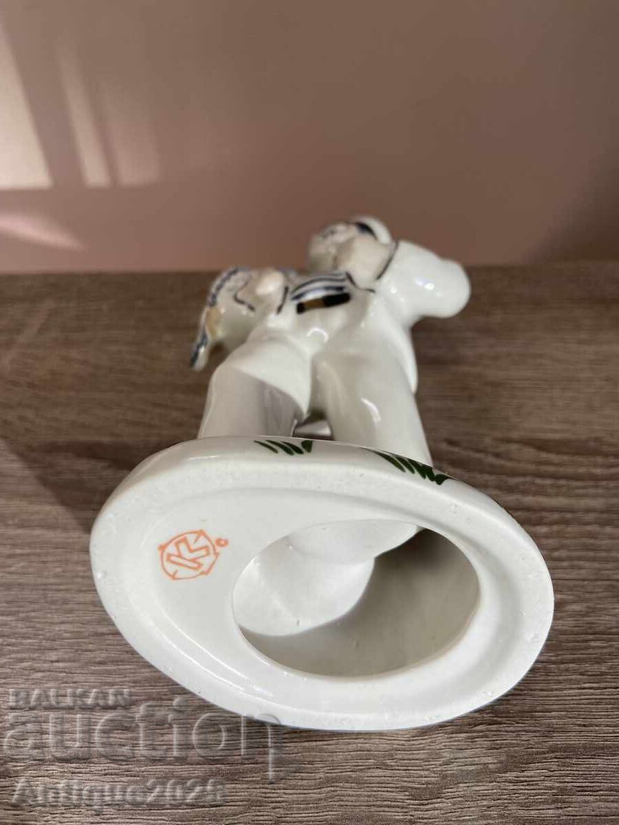 Licitație Statuetă din porțelan vintage „Marinar cu papagal”, URSS