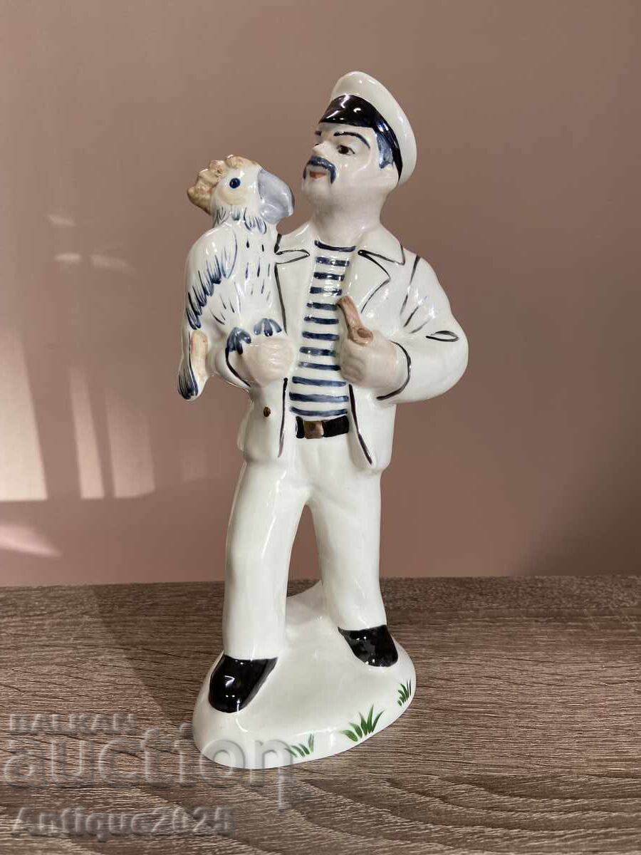 Statuetă din porțelan vintage „Marinar cu papagal”, URSS