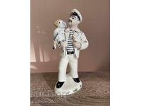 Statuetă din porțelan vintage „Marinar cu papagal”, URSS