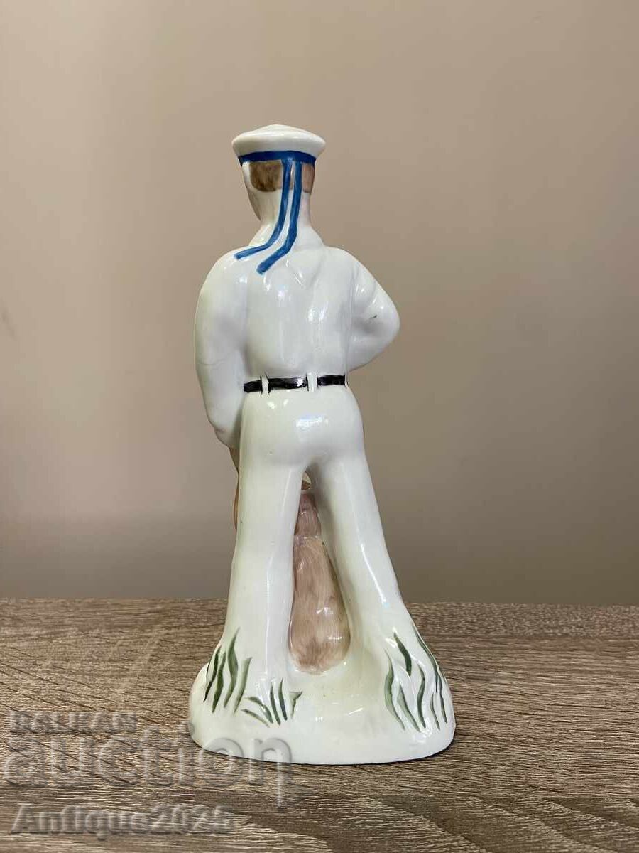 Statuetă de porțelan vintage „Marinar cu maimuță”, URSS cu preț € 30.00 | 58.68 BGN