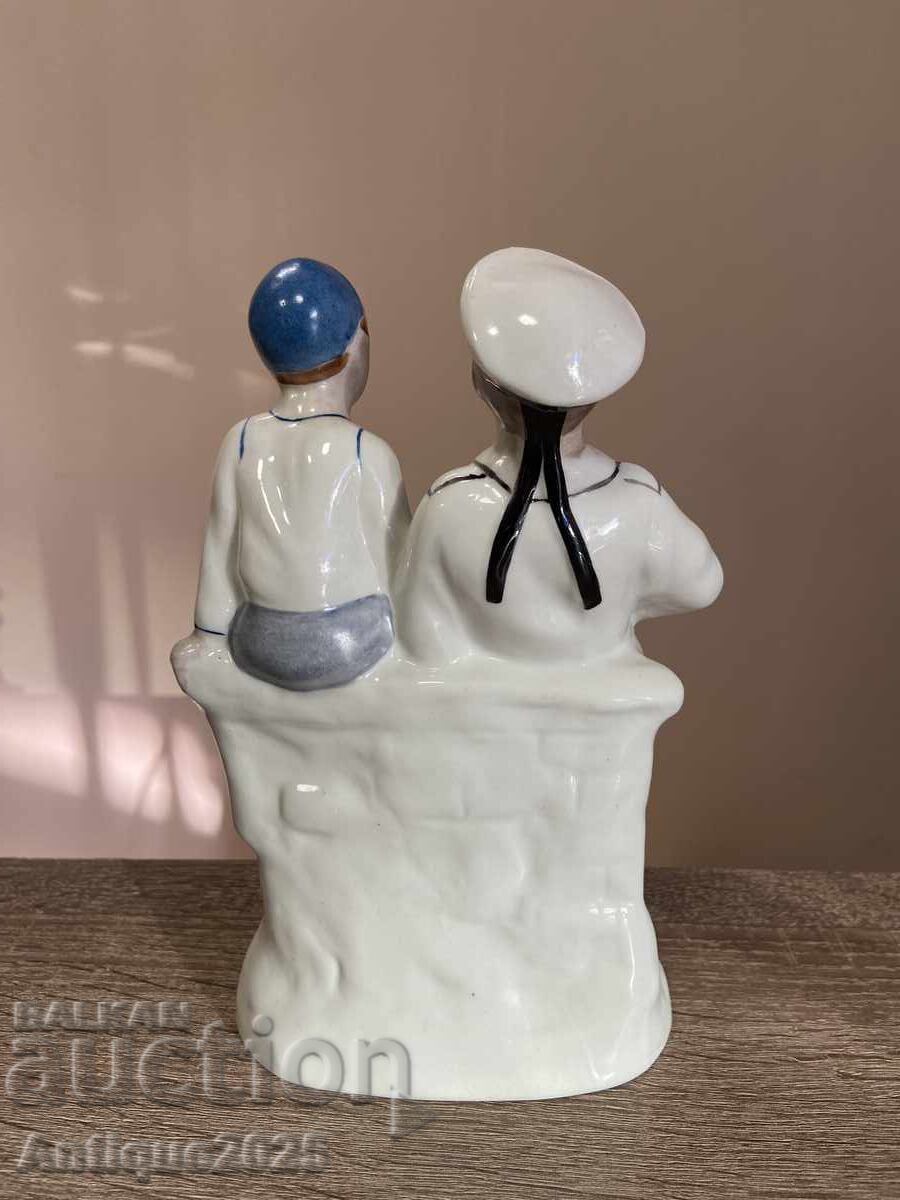 Statuetă din porțelan vintage „Doi marinari”, URSS cu preț € 30.00 | 58.67 BGN