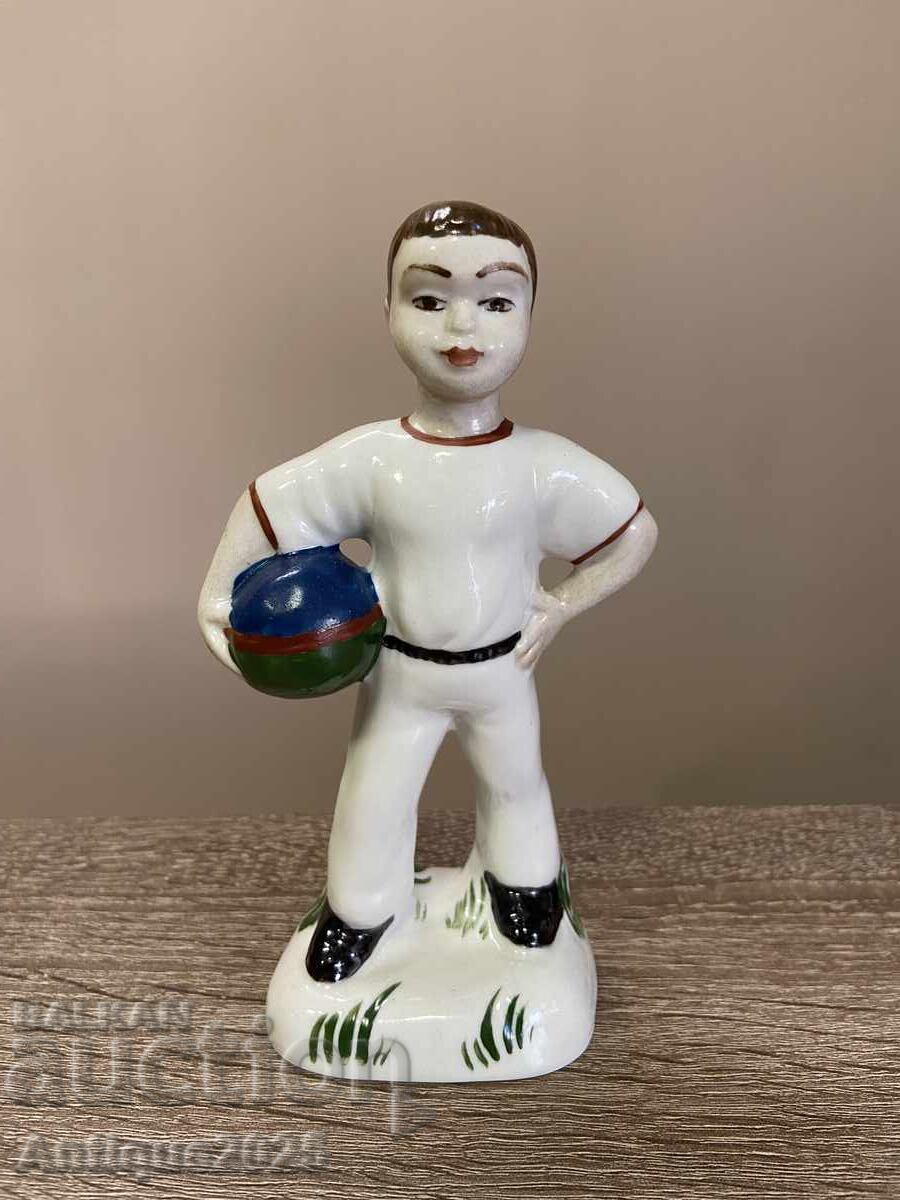 Statuetă de porțelan vintage „Băiat cu minge”, URSS