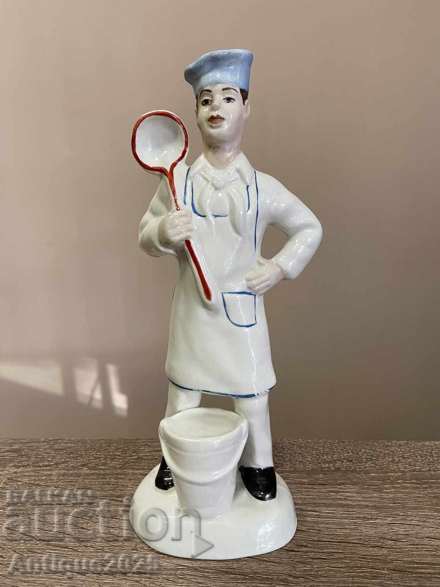 Statuetă de porțelan vintage „Bucătar cu polonic”, URSS Statuetă de porțelan vintage „Bucătar cu polonic”, URSS