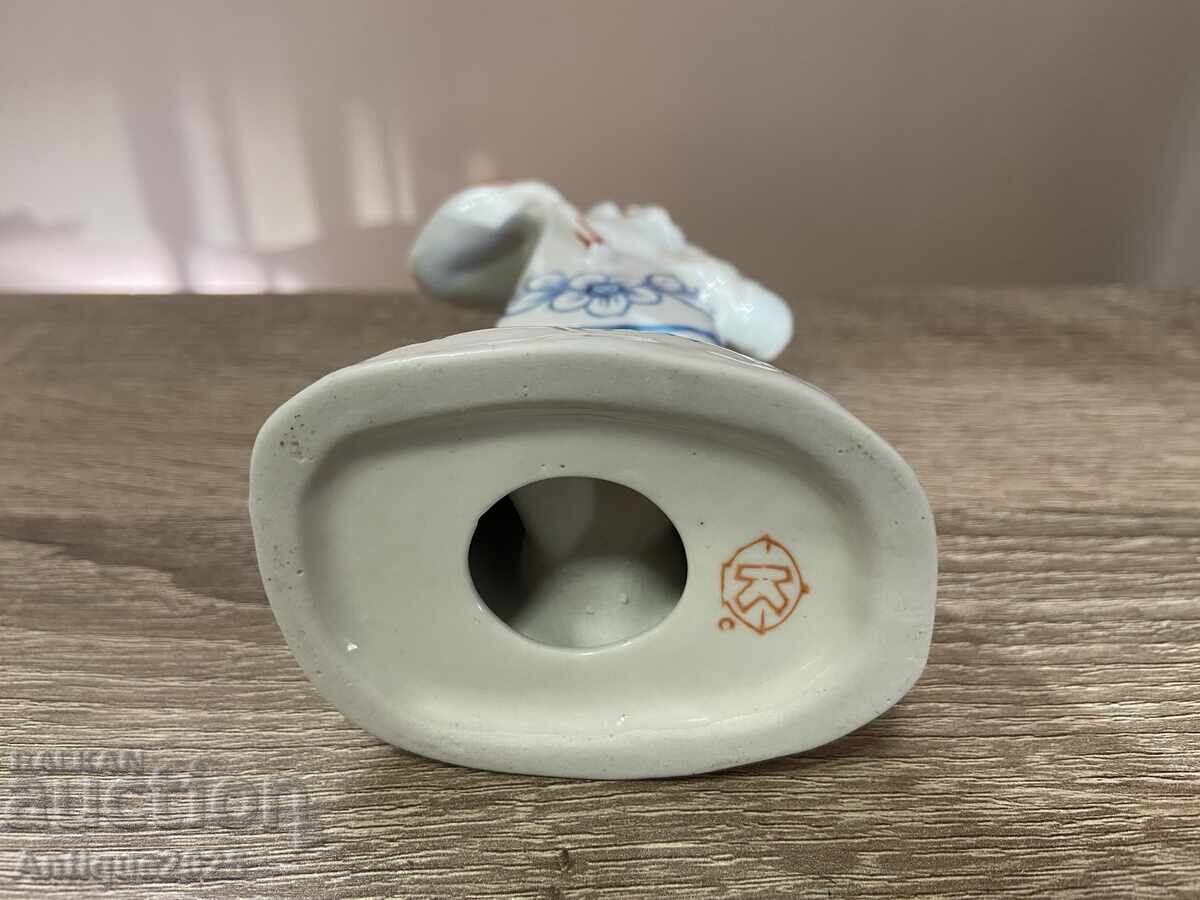 Δημοπρασία Βίντατζ πορσελάνινο ειδώλιο "Μαγείρισσα με κουτάλα", ΕΣΣΔ