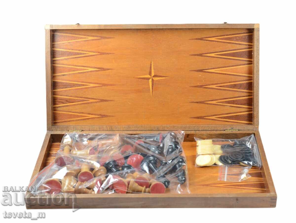 Auction  Chess and backgammon, Wood - 48 x 48 cm
