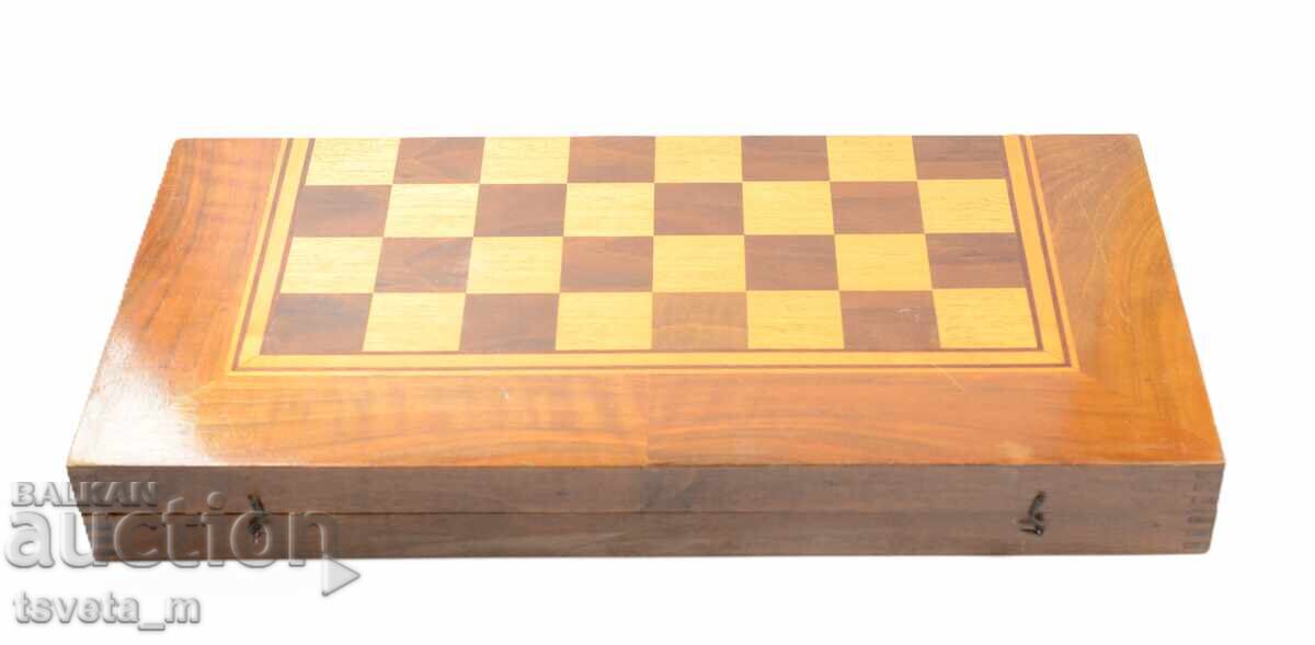 Delivery of Chess and backgammon, Wood - 48 x 48 cm