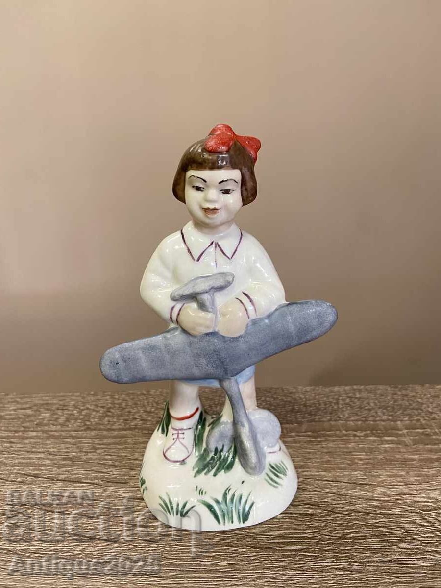 Statuetă de porțelan vintage „Fată cu avion”, URSS