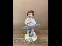 Statuetă de porțelan vintage „Fată cu avion”, URSS