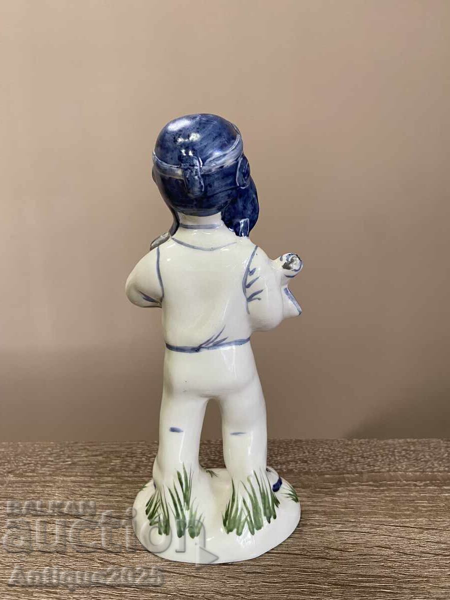 Statuetă de porțelan vintage „Tânăr aviator”, URSS cu preț € 30.00 | 58.67 BGN