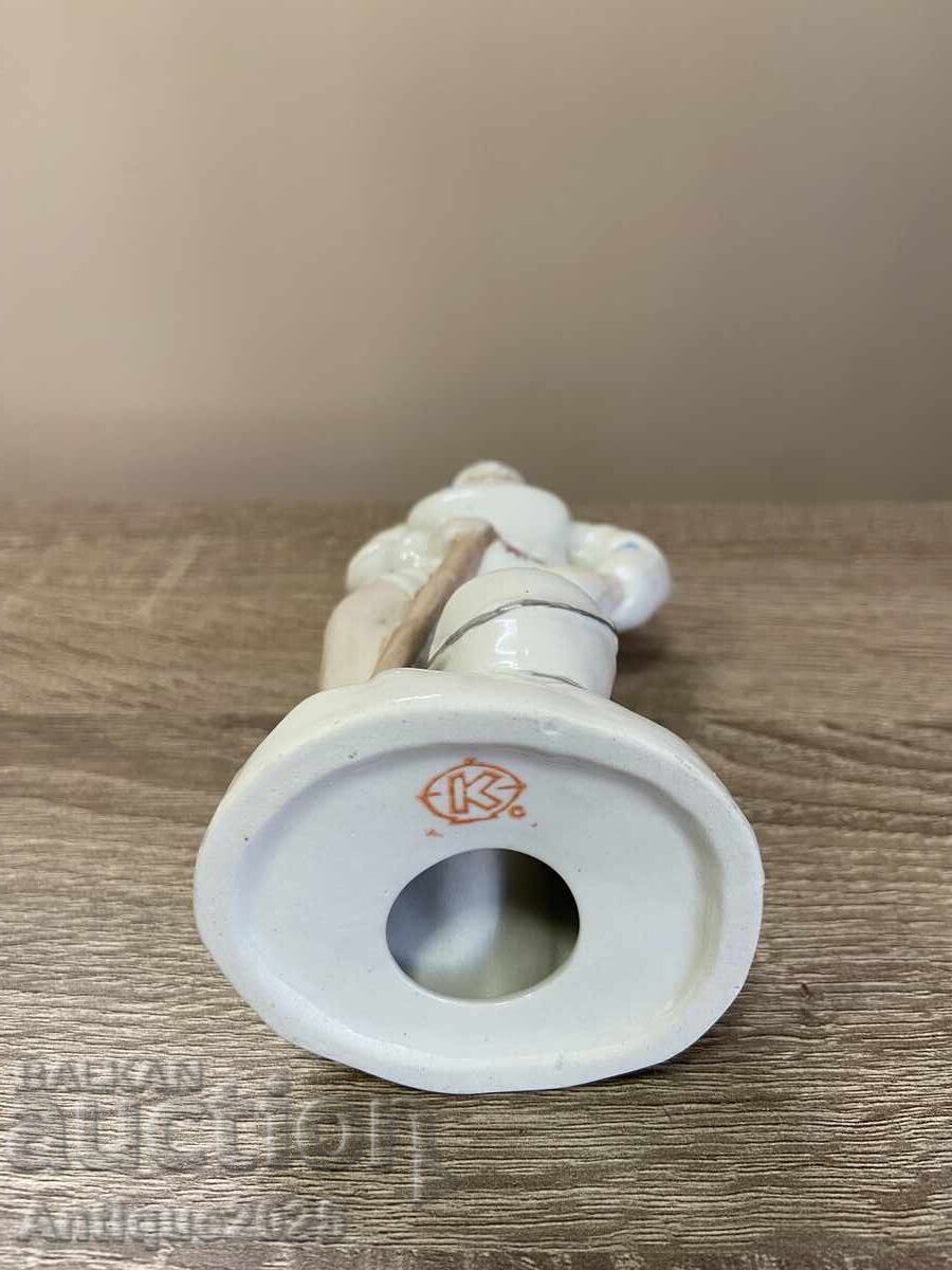 Δημοπρασία Αντίκα πορσελάνινο ειδώλιο "Κορίτσι με κουβά", ΕΣΣΔ Δημοπρασία Αντίκα πορσελάνινο ειδώλιο "Κορίτσι με κουβά", ΕΣΣΔ