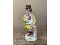 Винтидж порцеланова статуетка „Момиче с цветя“, СССР