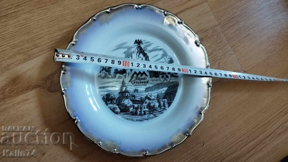 Όμορφο πορσελάνινο πιάτο από τη Γερμανία. με τιμή € 12.50 | 24.45 BGN