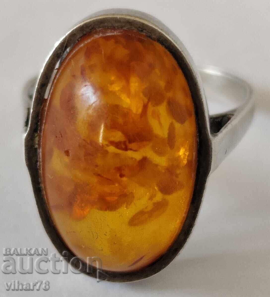 Licitație Inel de damă din argint cu chihlimbar