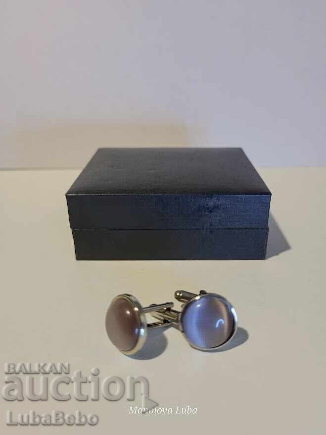 Butoni de manșetă vintage cu preț € 23.00 | 44.98 BGN