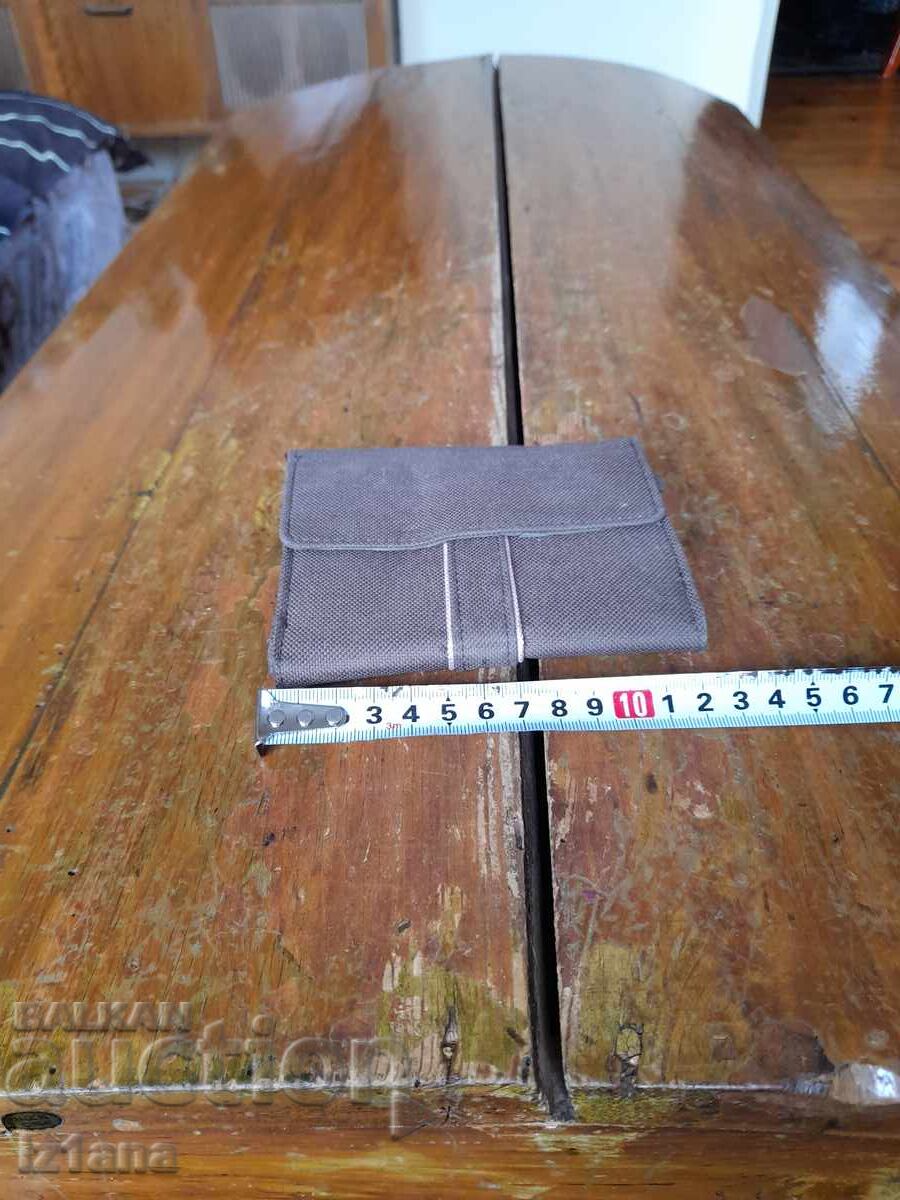 O poșetă veche cu preț € 5.00 | 9.78 BGN