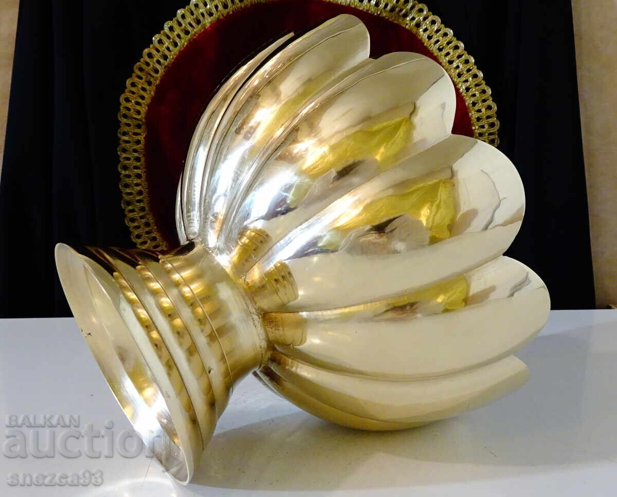 Δημοπρασία Υπέροχο μπρούτζινο φρουτιέρα σε βάση 1.1 κιλά Δημοπρασία Υπέροχο μπρούτζινο φρουτιέρα σε βάση 1.1 κιλά