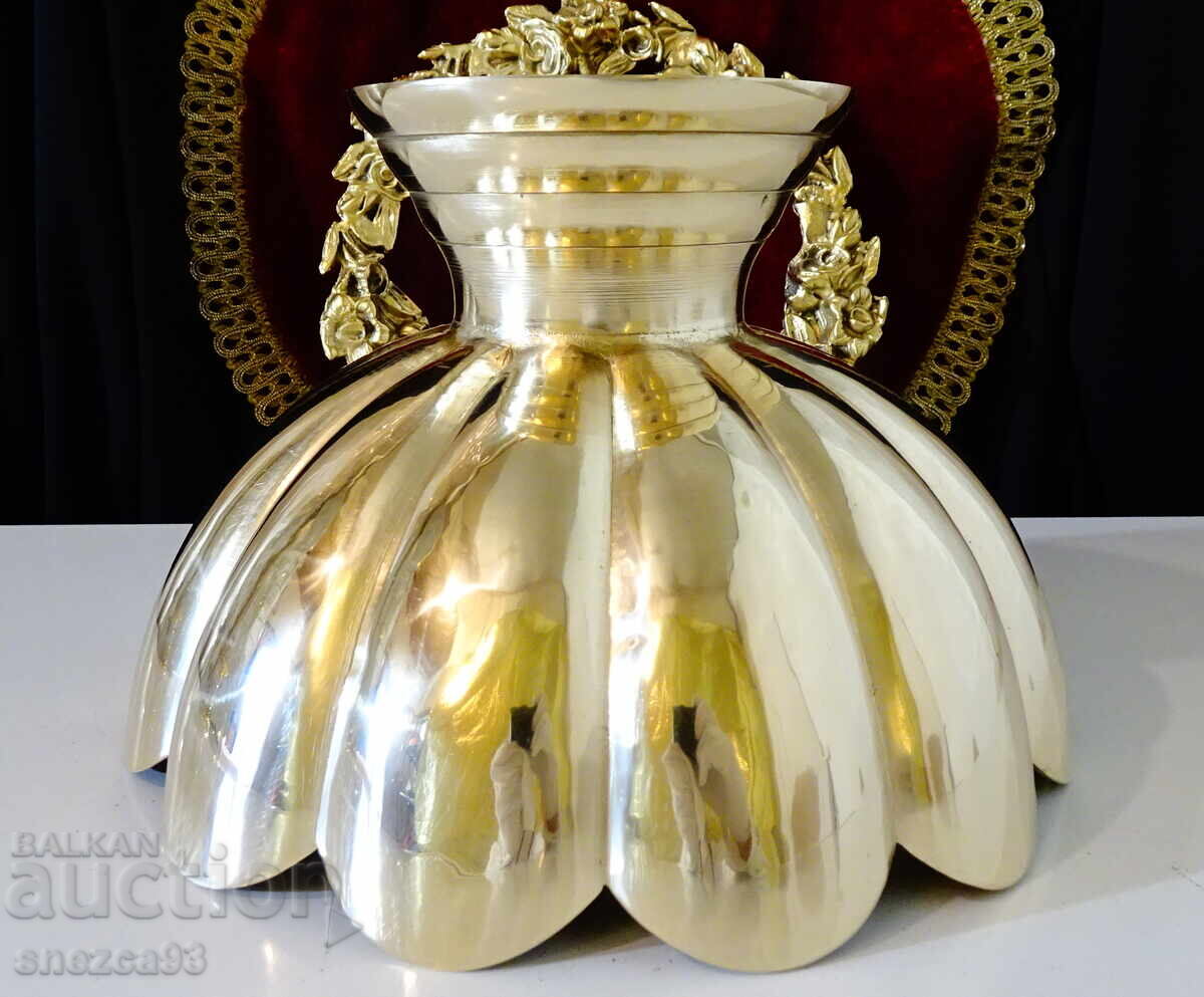 Παράδοση Υπέροχο μπρούτζινο φρουτιέρα σε βάση 1.1 κιλά Παράδοση Υπέροχο μπρούτζινο φρουτιέρα σε βάση 1.1 κιλά