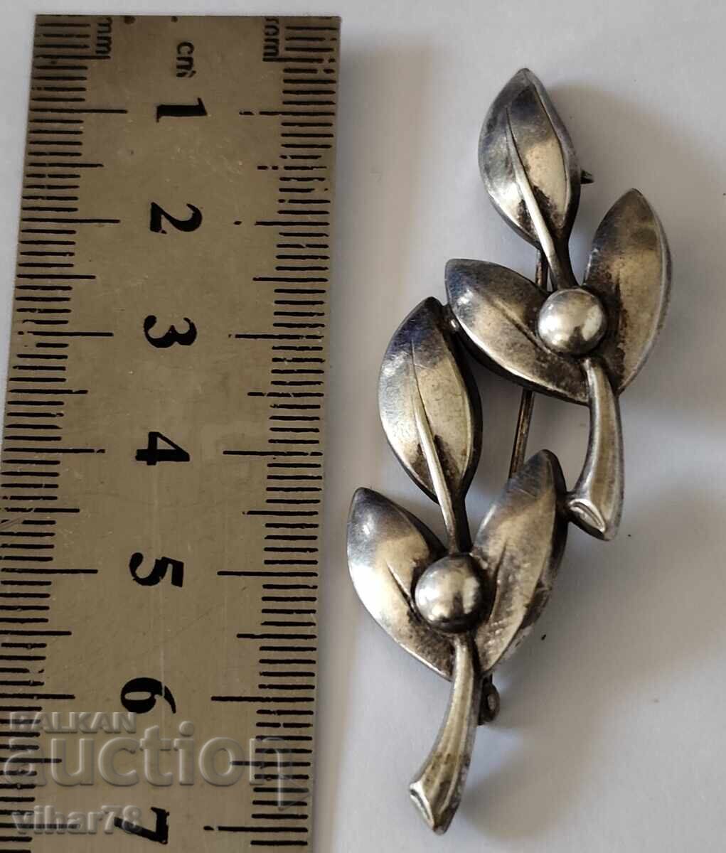 BROȘĂ MARO-ARGINTIU VECHI cu preț € 46.99 | 91.90 BGN