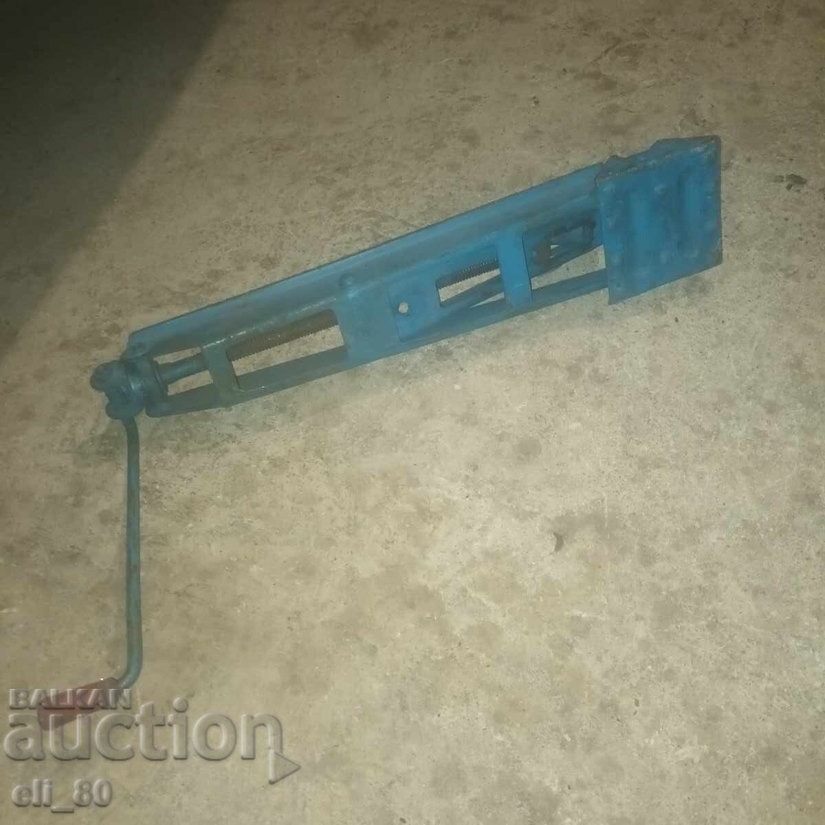 крик за автомобил с цена € 4.00 | 7.82 лв. крик за автомобил с цена € 4.00 | 7.82 лв.