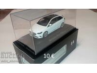 1:43 Herpa Mercedes-Benz B-Class (W247) 2018 white