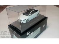 1:43 Herpa Mercedes-Benz Clasa B (W247) 2018 albă