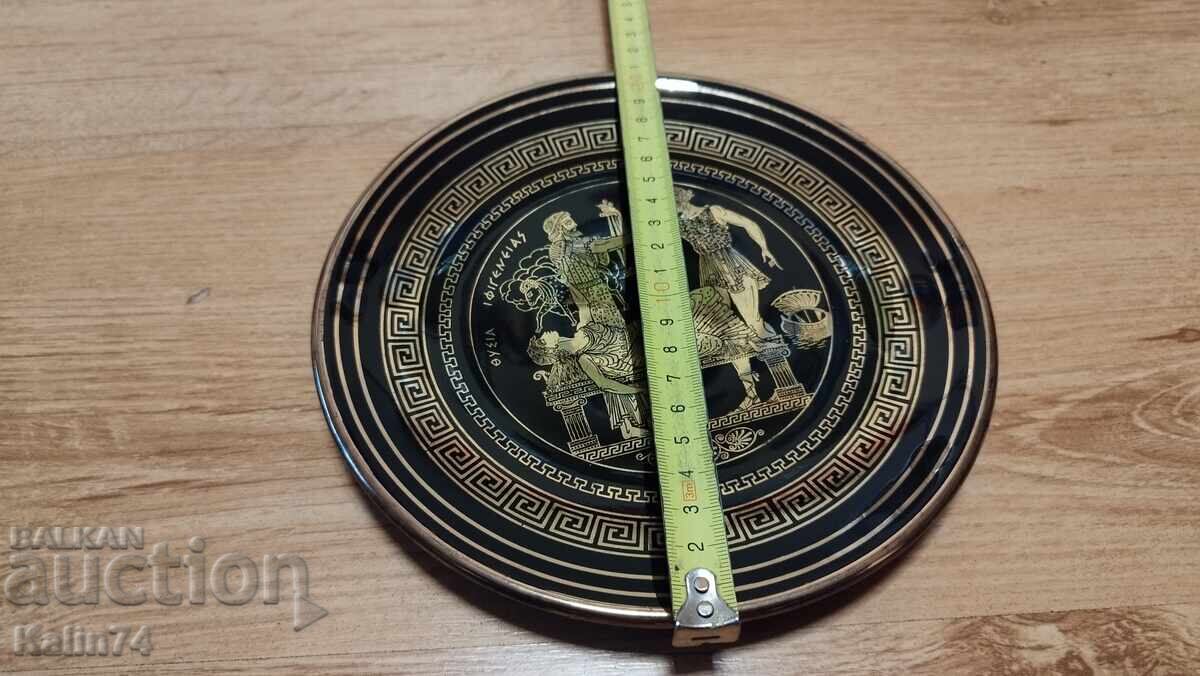 O farfurie frumoasa din Grecia. cu preț € 12.00 | 23.47 BGN O farfurie frumoasa din Grecia. cu preț € 12.00 | 23.47 BGN