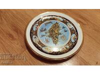 Красива порцеланова чиния от Родос-Гърция.