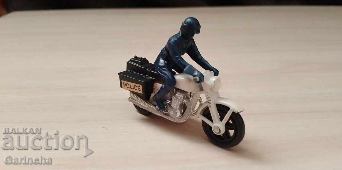 Σπιρτόκουτο Αγγλία 1/64 με τιμή € 12.00 | 23.47 BGN