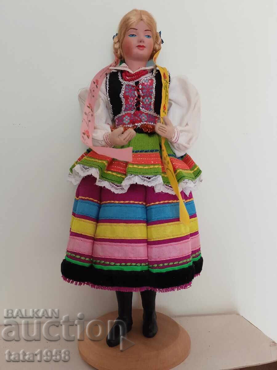 Păpușă în costum popular, înălțime 24 cm