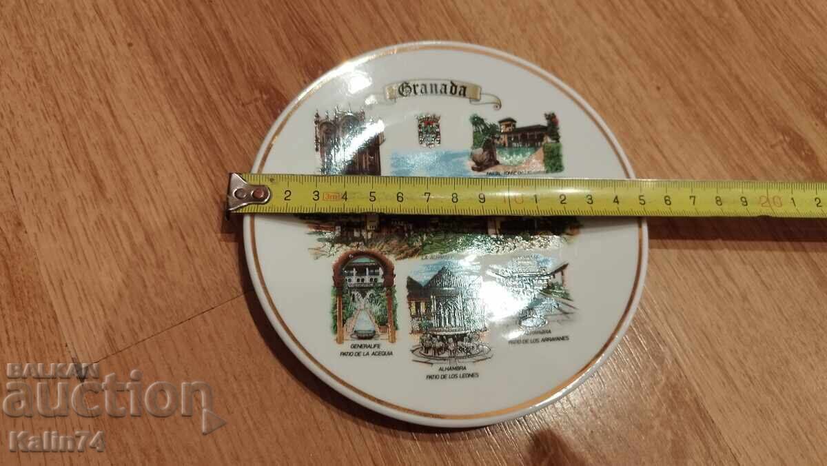 O farfurie frumoasa de portelan din Granada-Spania. cu preț € 9.50 | 18.58 BGN