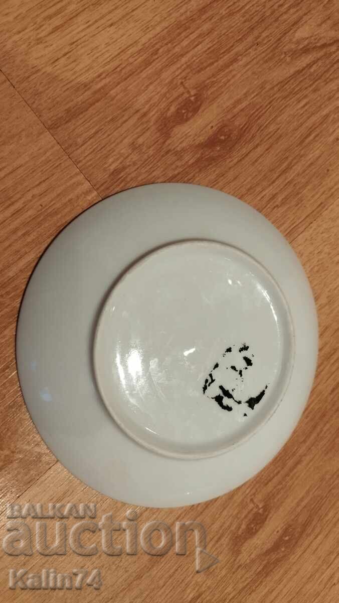 Licitație O farfurie frumoasa de portelan din Tenerife-Spania.