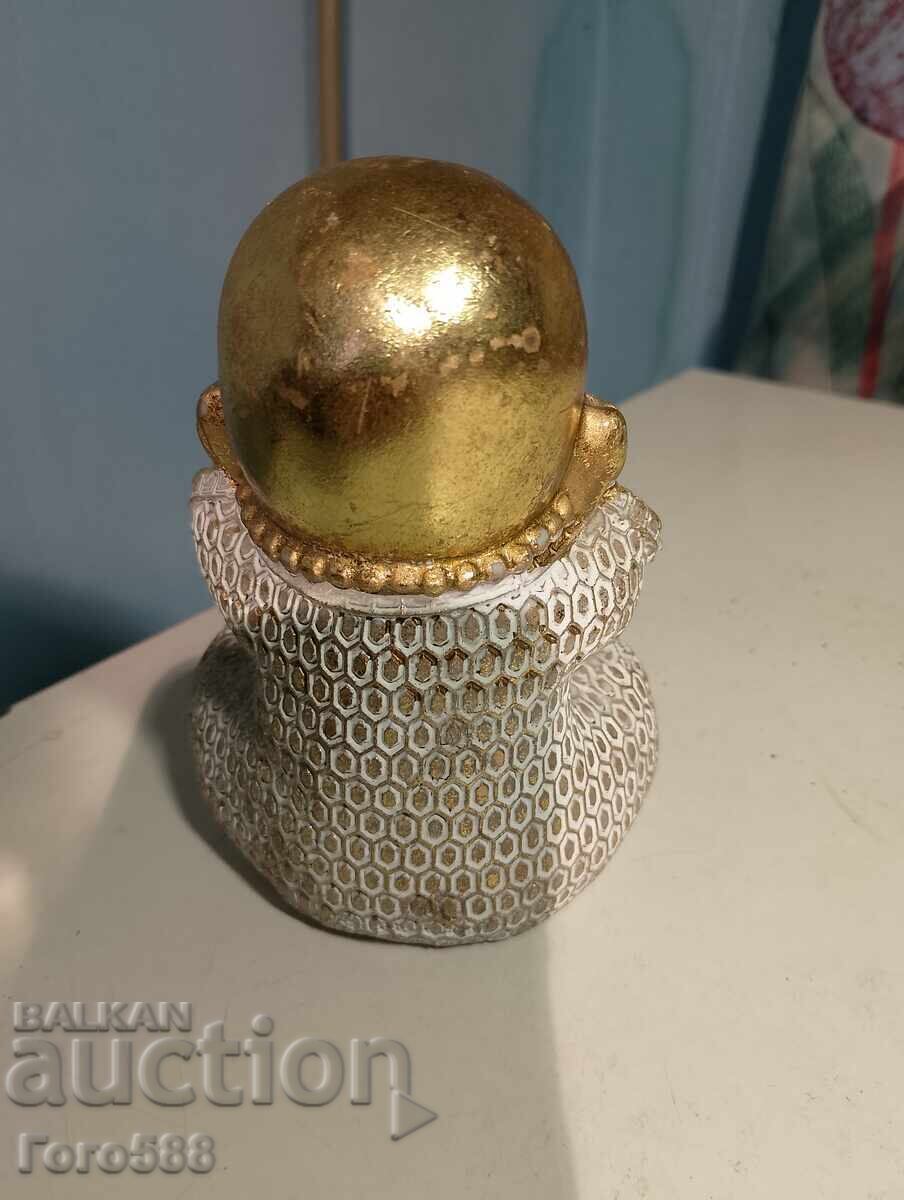 Statuette 2 with price € 1.00 | 1.96 BGN