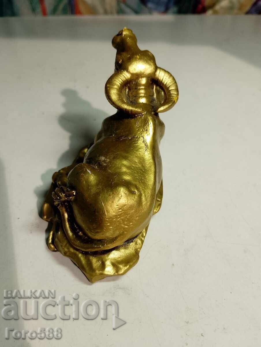 Статуетка 4 с цена € 2.00 | 3.91 лв.