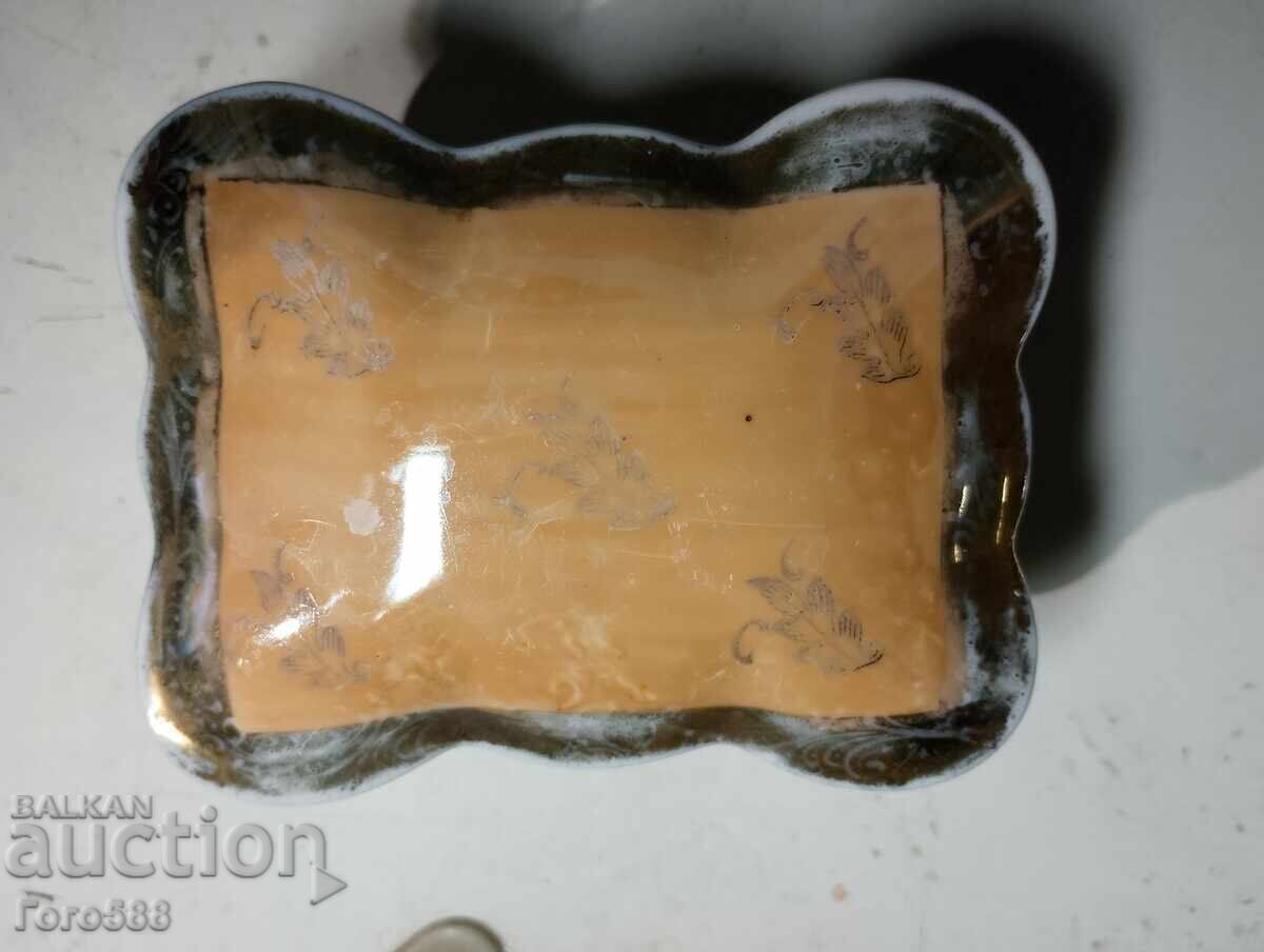 Порцеланова кутия - 5 Порцеланова кутия - 5