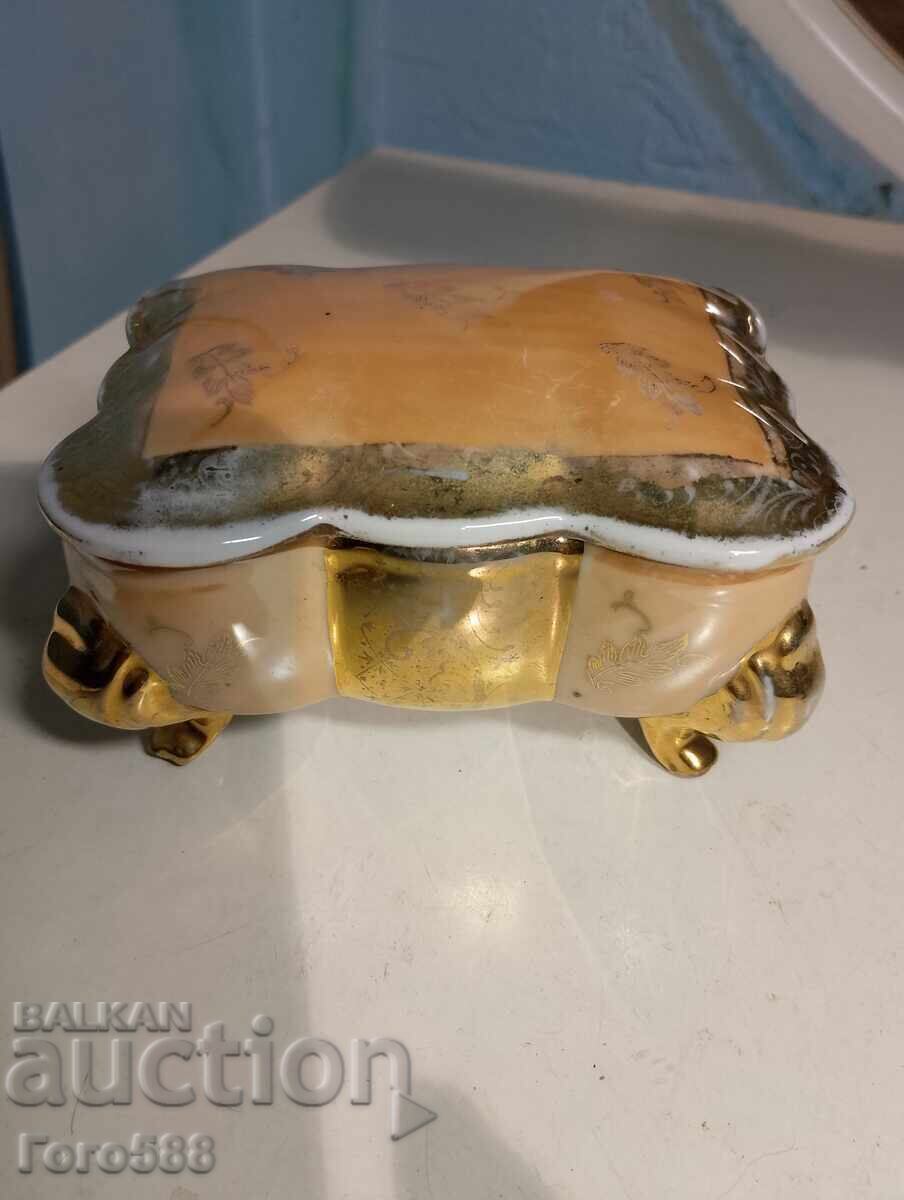 Порцеланова кутия Порцеланова кутия