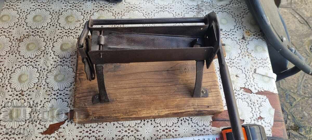 Guillotine for cutting tobacco with price € 85.00 | 166.25 BGN