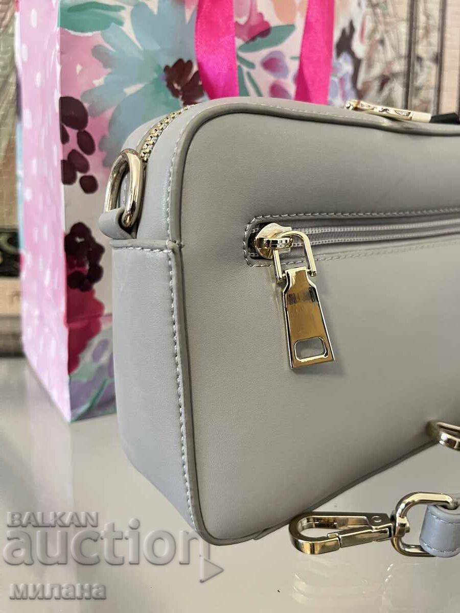 Auction Small ladies' bag Auction Small ladies' bag