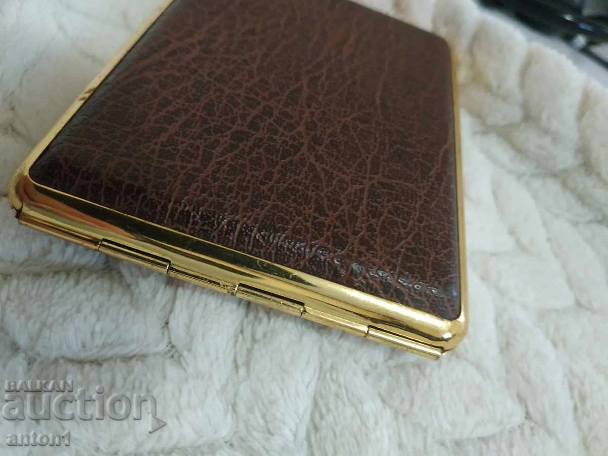 The snuff box - 5 The snuff box - 5