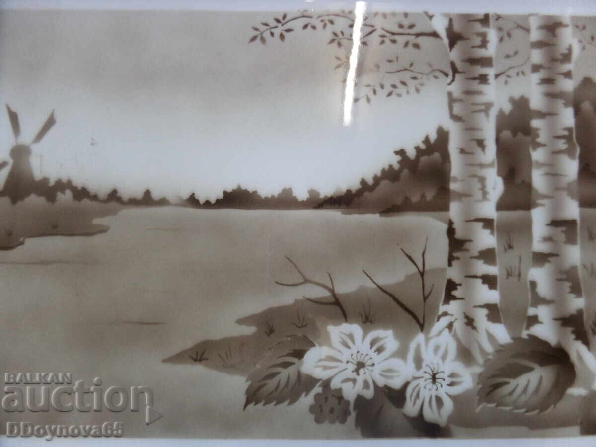 Доставка на Порцеланов поднос Доставка на Порцеланов поднос