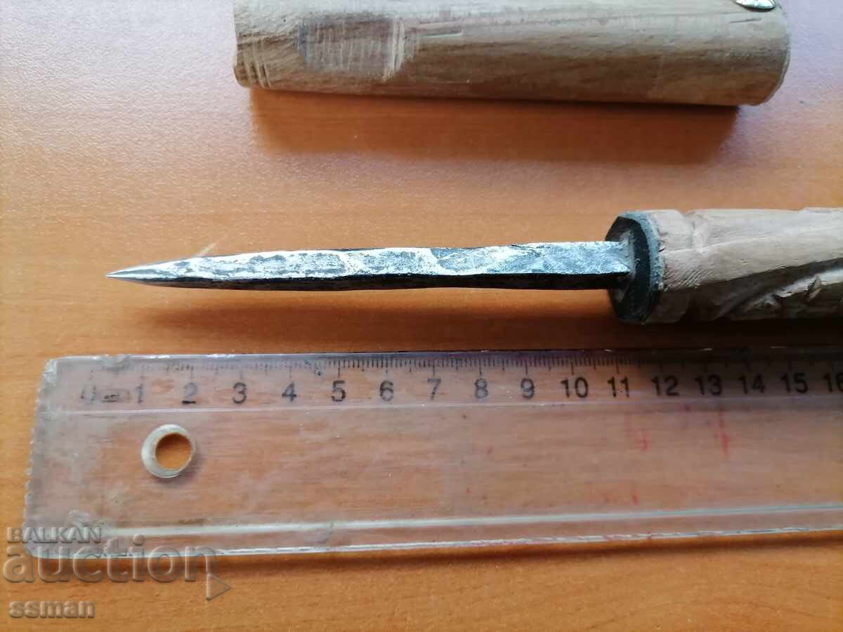 Παράδοση Μεγάλο σφυρήλατο καρφί Παράδοση Μεγάλο σφυρήλατο καρφί