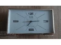 Mechanical retro watch for connoisseurs